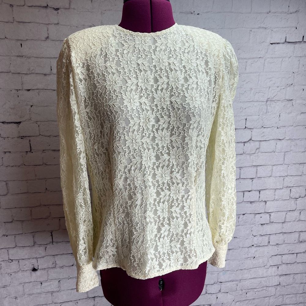 Vintage Union made Evan Picone size 6 lace long sleeve blouse cream